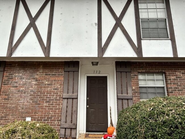 Building Photo - 1108 Tiger Blvd