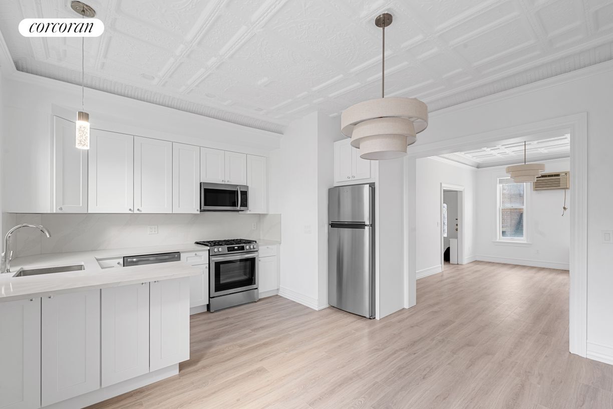 Primary Photo - 355 7th St