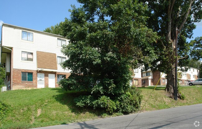 Foto del edificio - Maple Court Apartments