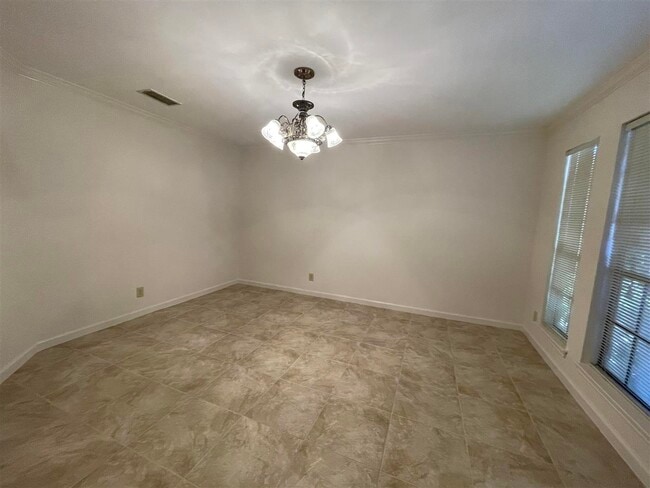 Building Photo - 601 St James Dr