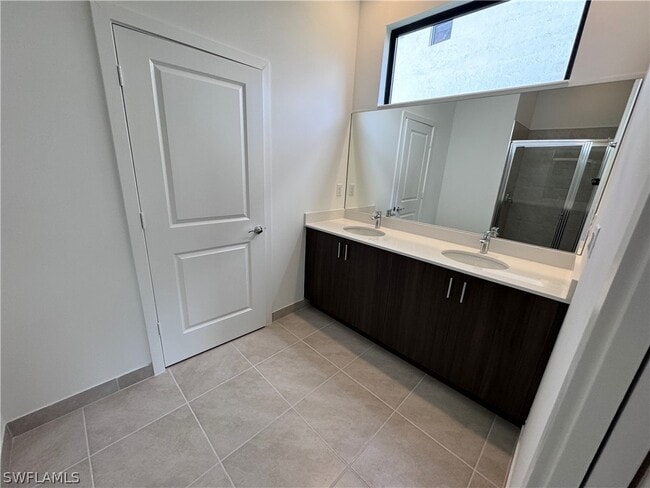 Foto del edificio - 5665 Cassidy Ln