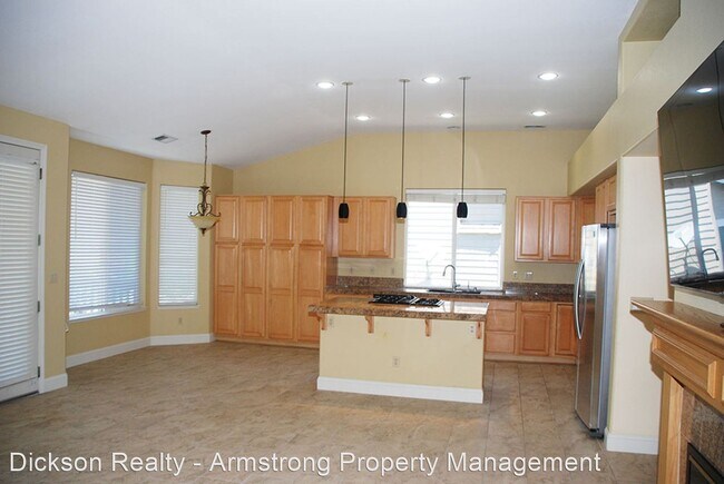 Foto del edificio - 5 br, 2.5 bath House - 4863 Elkcreek Trail
