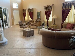 Building Photo - 170 Arches Ct