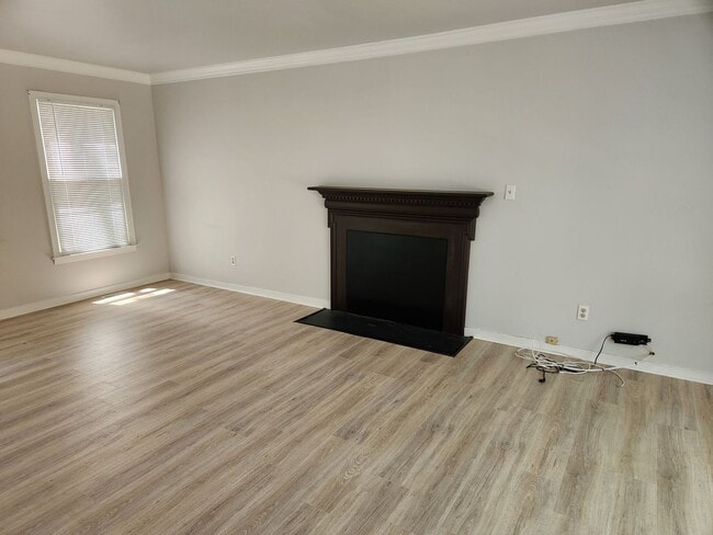 Building Photo - 3 Bedroom-Chesterfield-Midlothian-Woodlake...