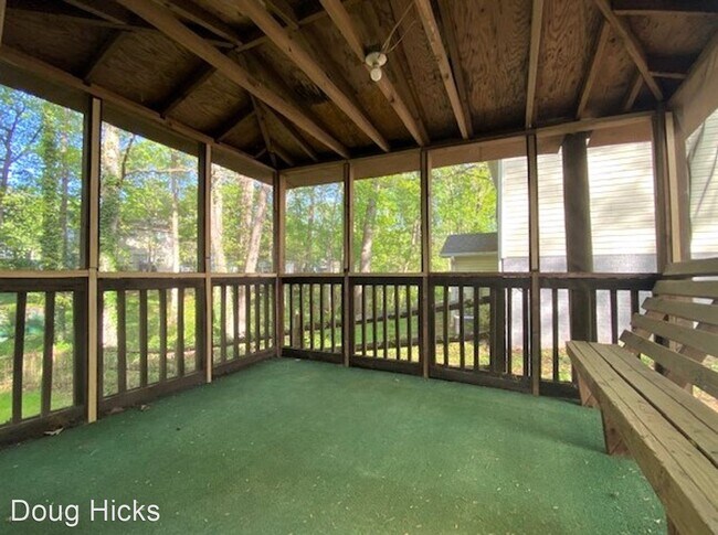 Building Photo - 3 br, 2.5 bath House - 5822 Olivet Drive