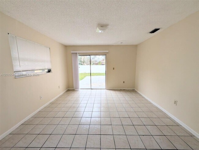 Foto del edificio - 15945 SW 304th St