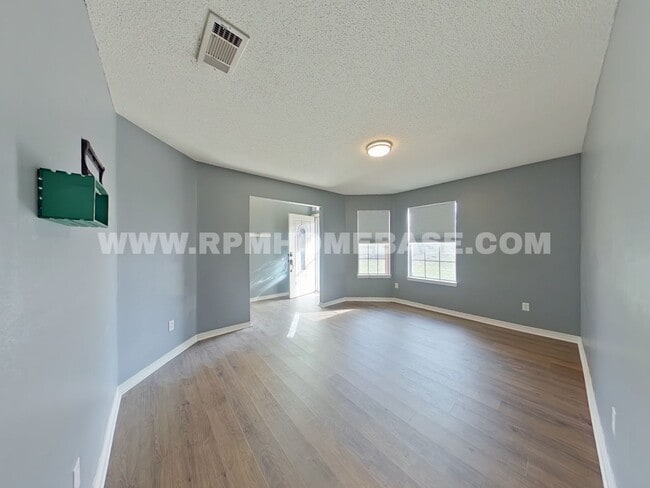 Foto del edificio - Move-In Ready 4-Bedroom Home Near Duke Field & Eglin AFB – Pet Friendly