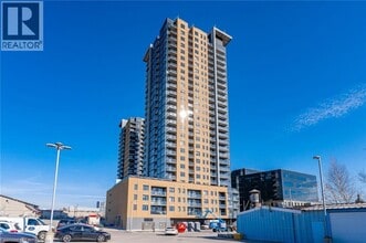 Building Photo - 108 Garment St