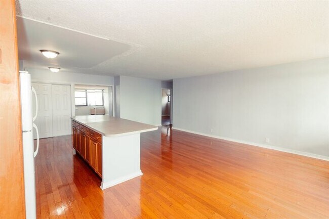 Building Photo - 280 Marin Blvd