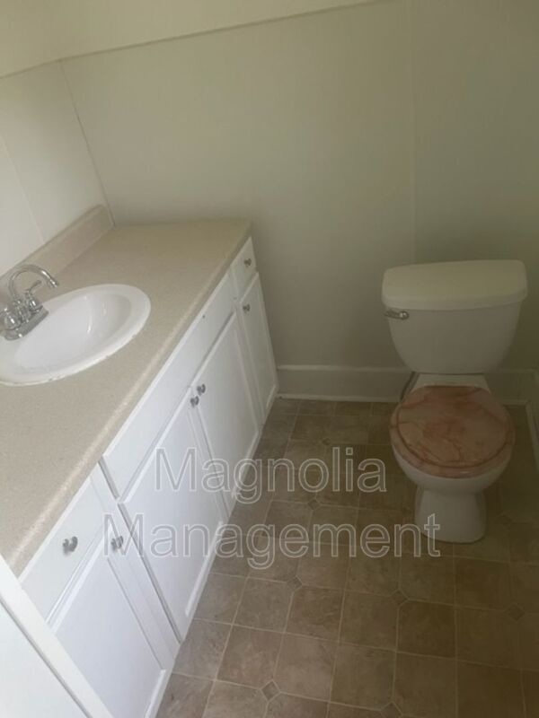 Foto del edificio - 277 Chavasse Ave