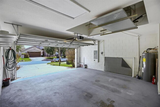 Foto del edificio - 2709 Lucas Lakes Ln