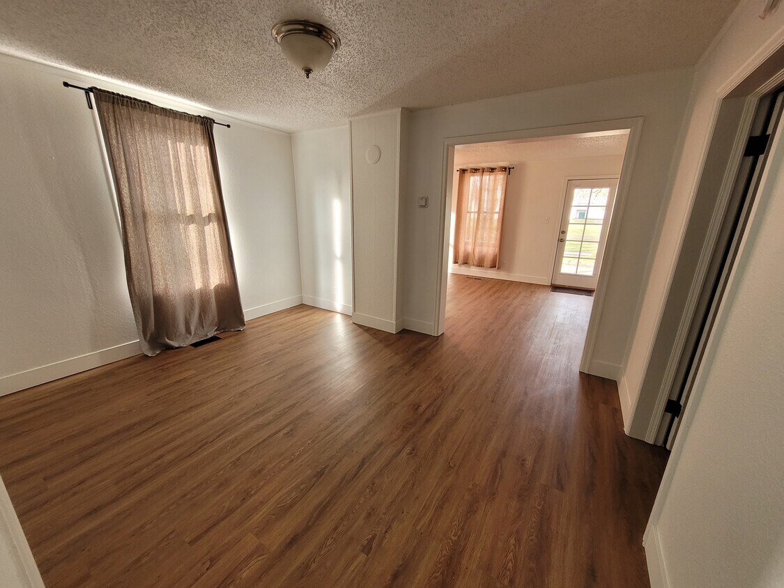 1574 Se Sherrett Street, Portland, OR 97202 - House Rental in