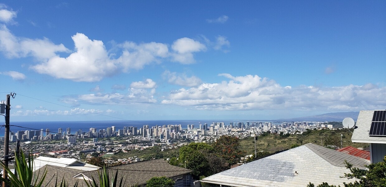 AMAZING VIEWS! Charming 2 bed/ 1 bath. E... - AMAZING VIEWS!  Charming 2 bed/ 1 bath.  E...