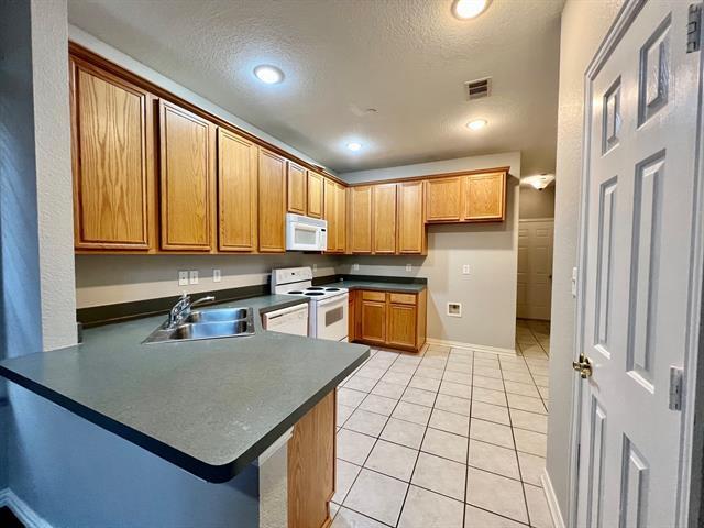 Foto del edificio - 7109 Brentdale Ln