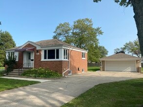 Building Photo - 2171 Laura Ln