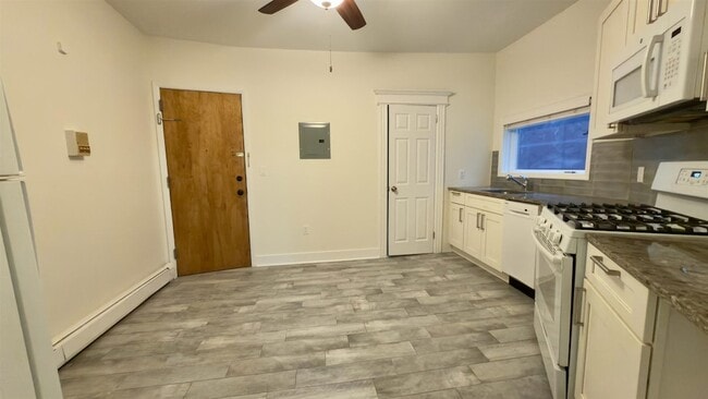 Building Photo - 668-670 John F. Kennedy Boulevard Unit 5