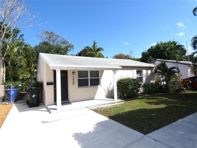 Building Photo - 1528 NW 1st Ave
