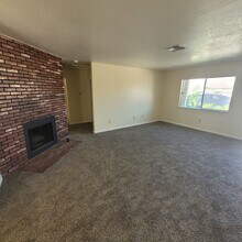 Building Photo - 15430 Straight Arrow Rd