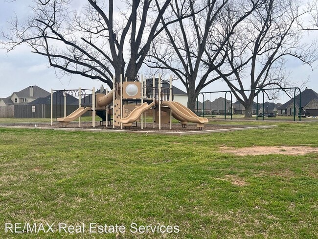 Building Photo - 3 br, 2 bath House - 332 Ouachita