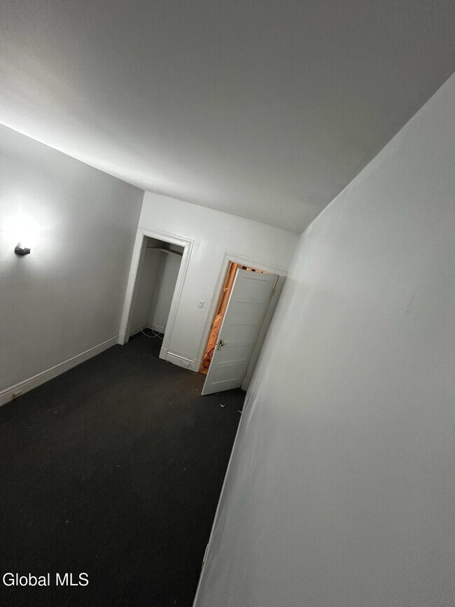 Foto del edificio - 850 Peoples Ave