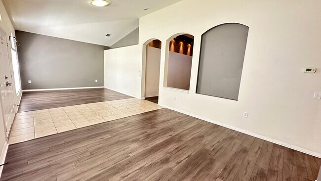 Building Photo - 2401 Nesslewood Dr