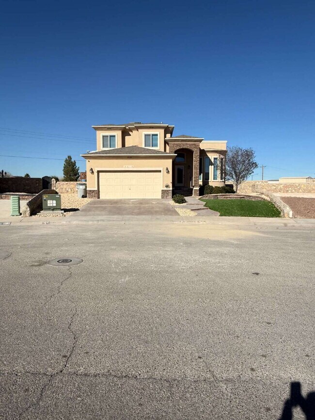 Building Photo - 3045 Woodhead