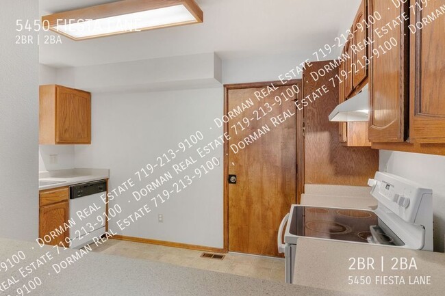 Foto del edificio - 5450 Fiesta Ln