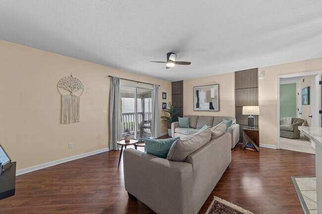 Foto del edificio - 1356 Glenns Bay Rd