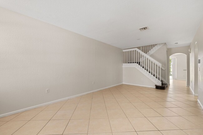 Building Photo - 8401 SW 25th Ct