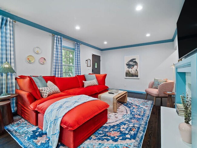 Building Photo - 3815 Ellendale Rd