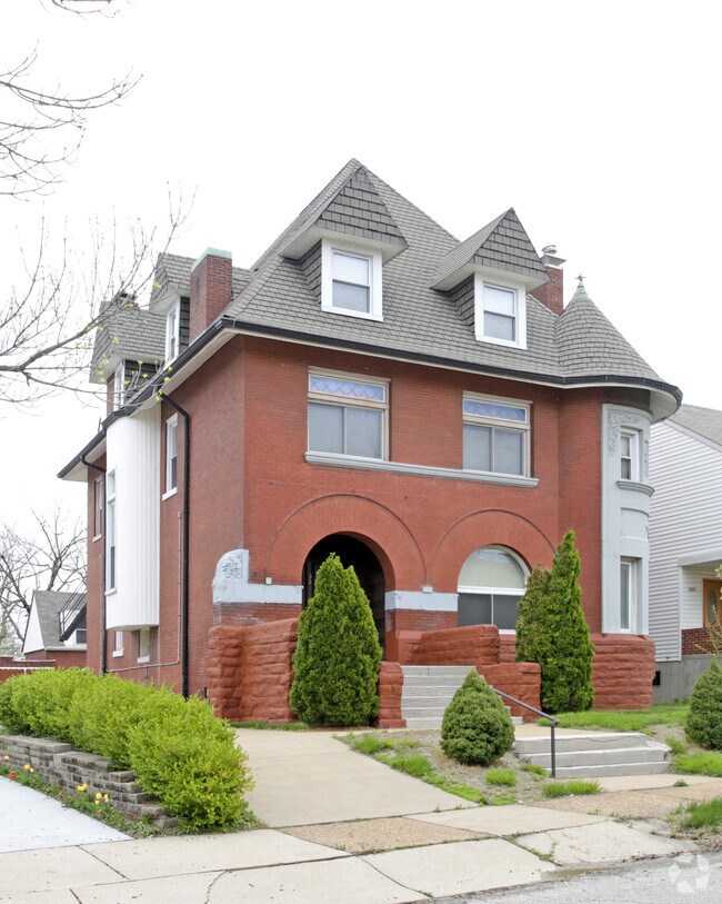 3811 Westminster Pl Saint Louis, MO 63108 Rentals Saint Louis, MO