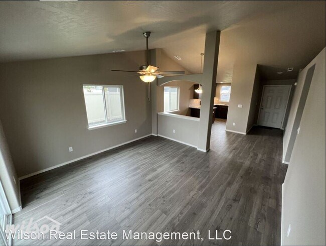 Building Photo - 3 br, 2 bath House - 6114 Crown Crest Ave
