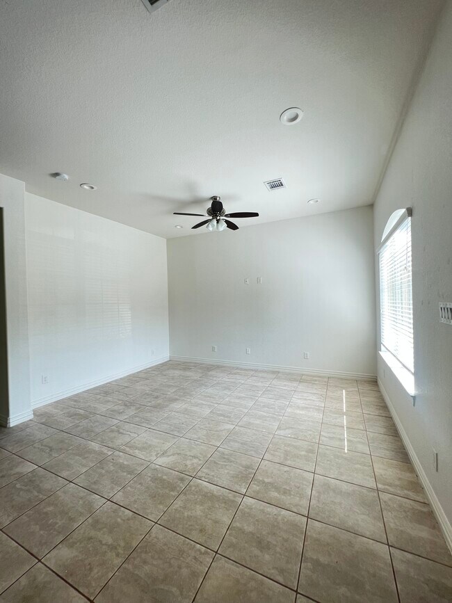 Building Photo - 2576 Appian Way