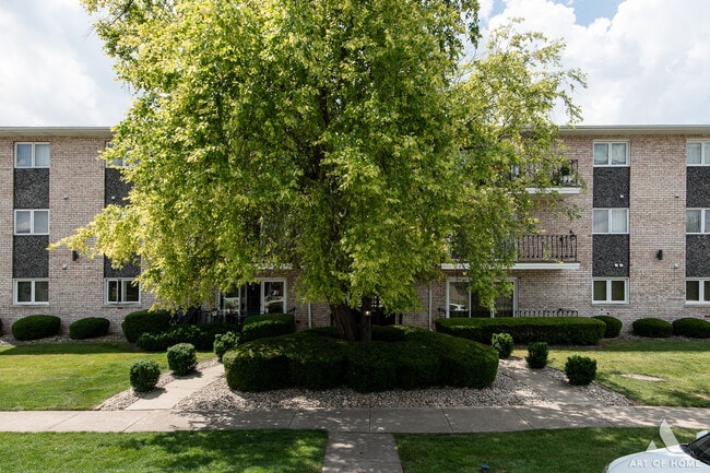 Building Photo - 7405 Tiffany Dr