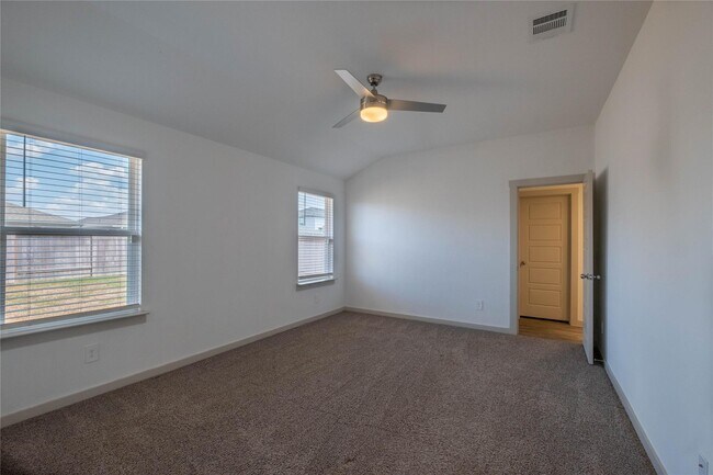 Foto del edificio - 7723 Brushwood Dr