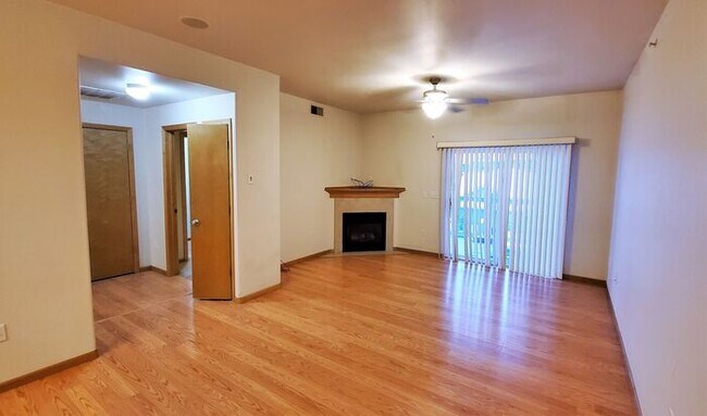 Foto del edificio - $1,450 | 2 Bedroom, 2 Bathroom Condo | Pets Negotiable | Available for August 1st, 2026 Move In!
