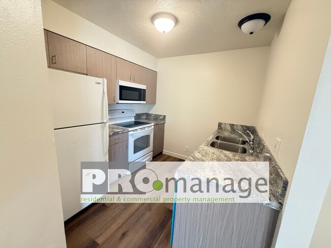 Building Photo - 2137 Stace St