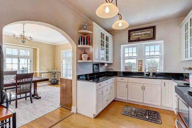 Building Photo - 2 br, 2 bath Condo - 470 Sheridan Rd