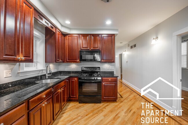 Foto del edificio - 2933 N Ridgeway Ave