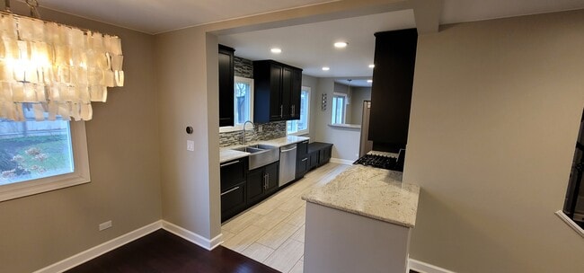 Foto del edificio - 1147 Needham Rd