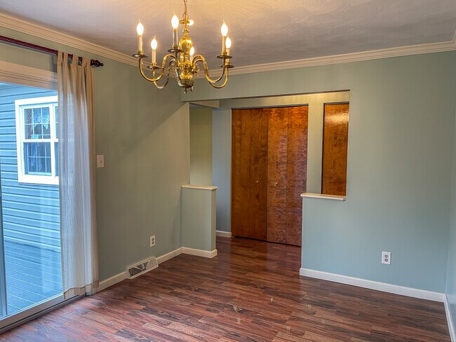 Foto del edificio - 108 Whitney Dr