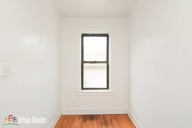 Building Photo - 3310 W Schubert Ave