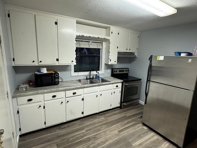 Foto del edificio - 1625 Grayson Dr