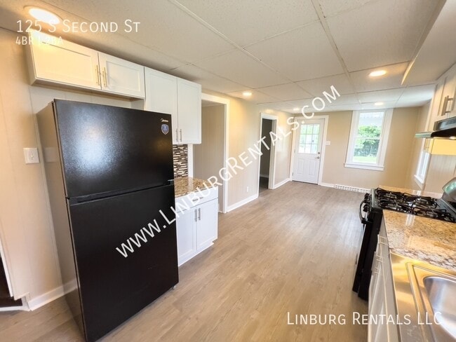 Building Photo - 125 S Second St-