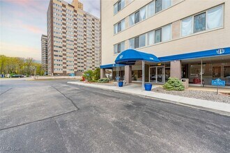 Building Photo - 12520 Edgewater Dr