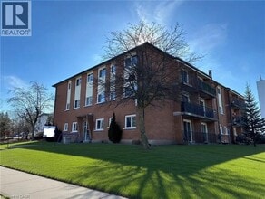 Building Photo - 15 Mowat Blvd