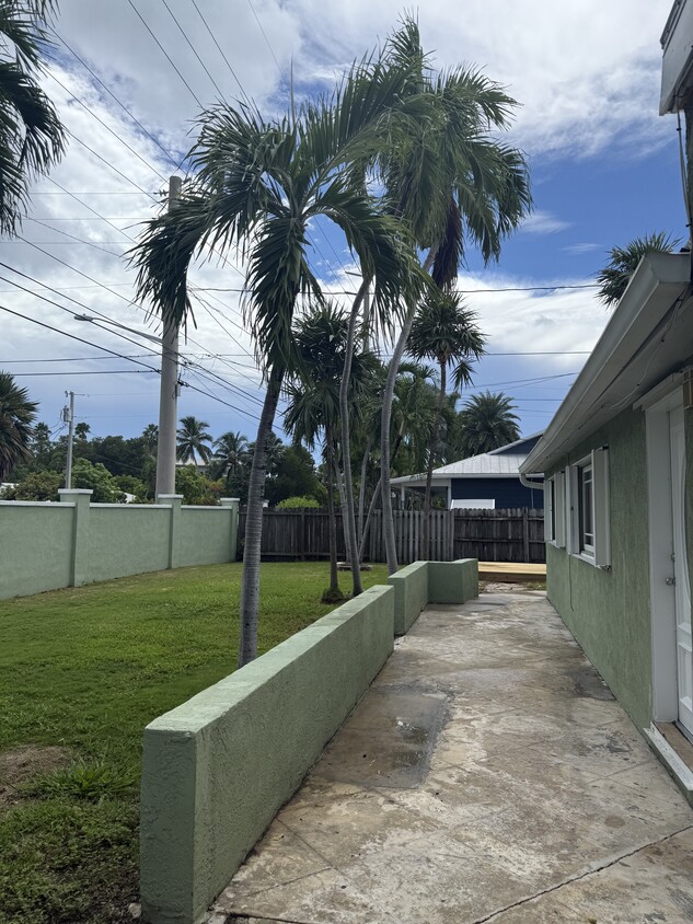 Primary Photo - 1406 S Roosevelt Blvd