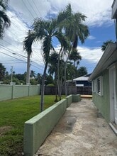 Building Photo - 1406 S Roosevelt Blvd