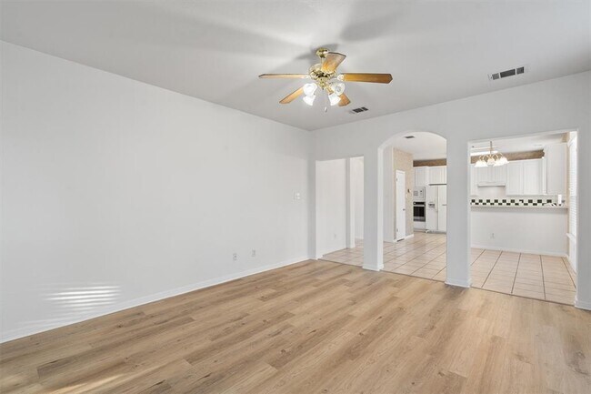 Foto del edificio - 803 Cashew Ln