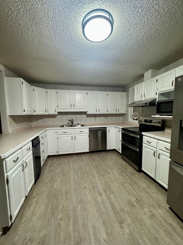 Foto del edificio - 12831 Brandon St